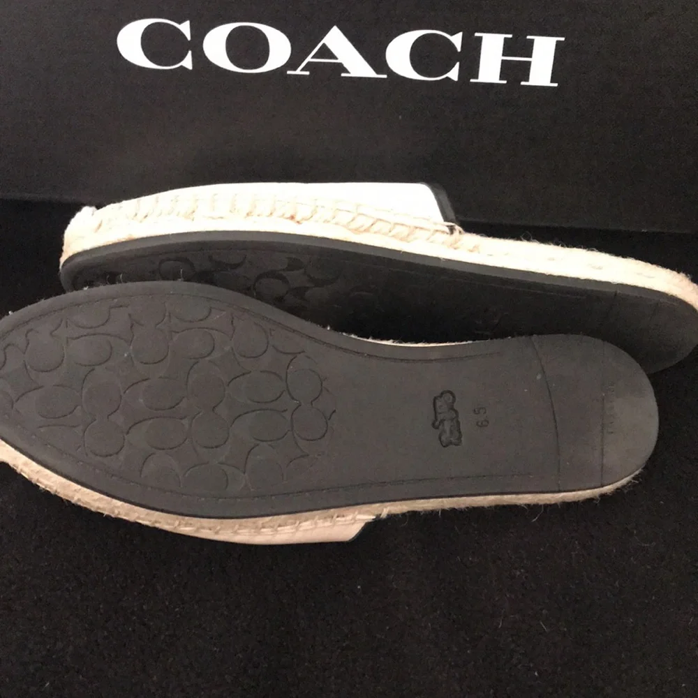 Coach - Picture 4 of 4